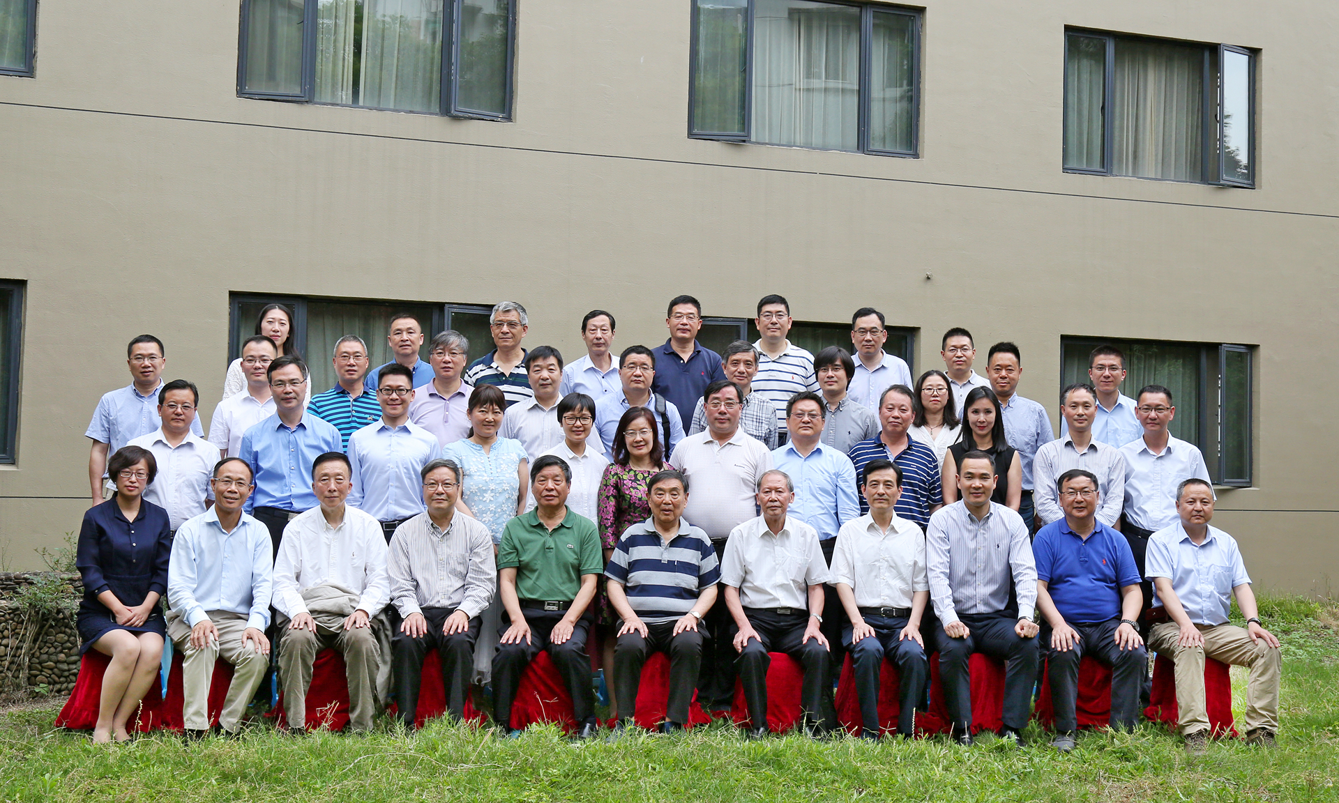 20190525合影(无字版)_副本.jpg 20190525合影(无字版)_副本.jpg