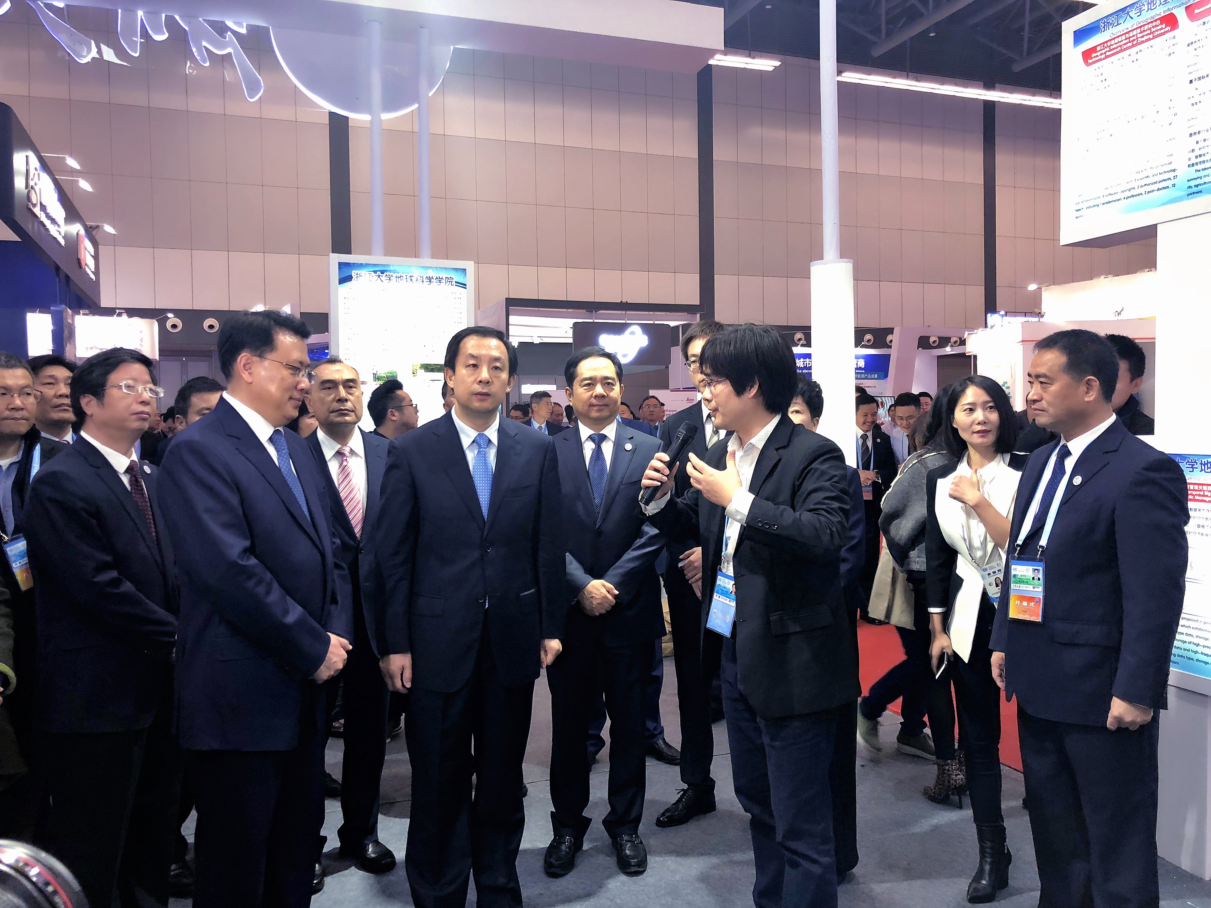 微信图片_20181120190552_副本.jpg 微信图片_20181120190552_副本.jpg