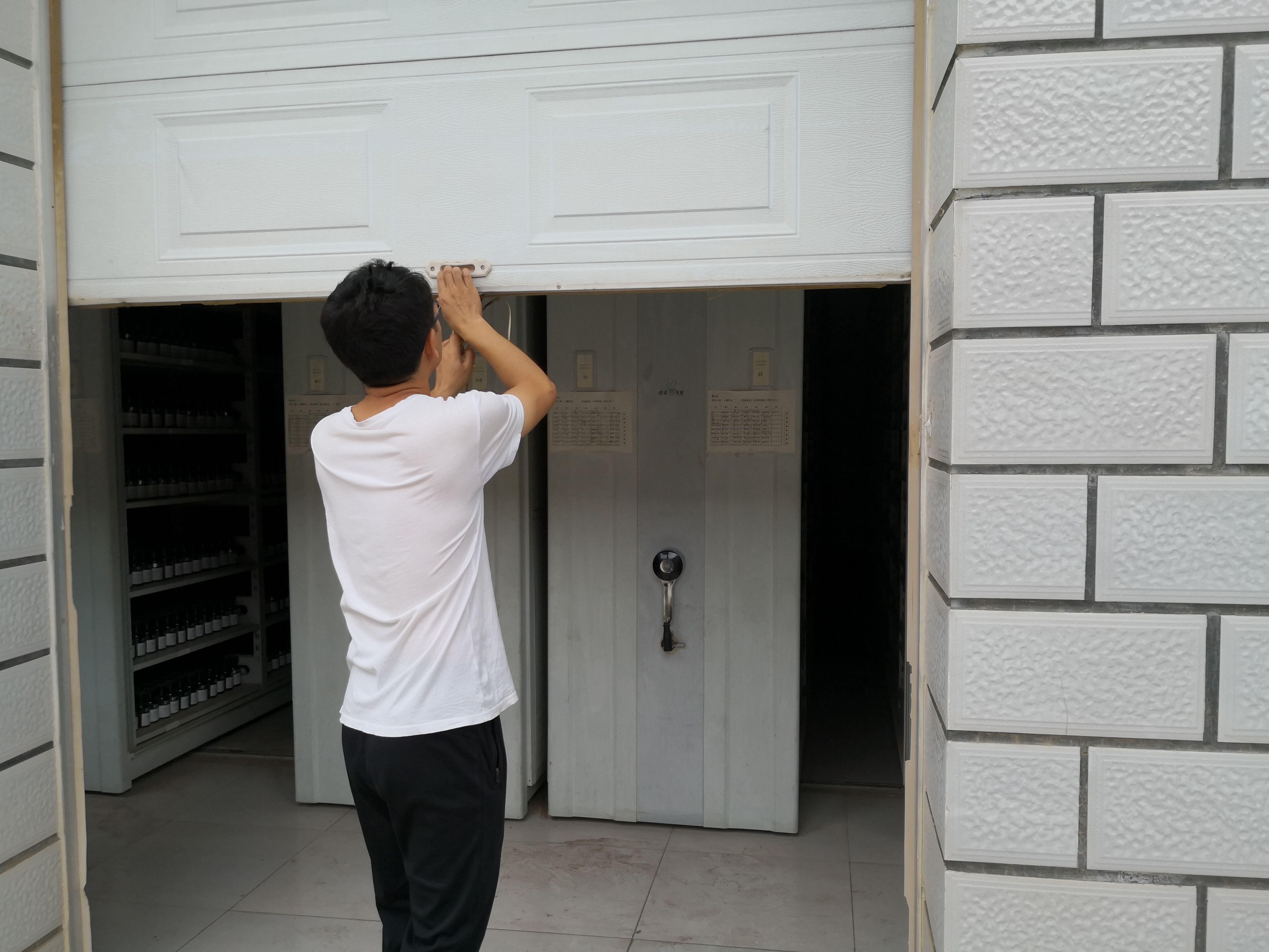 7.10-锡林浩特-草原站标本库-余宁.jpg 7.10-锡林浩特-草原站标本库-余宁.jpg